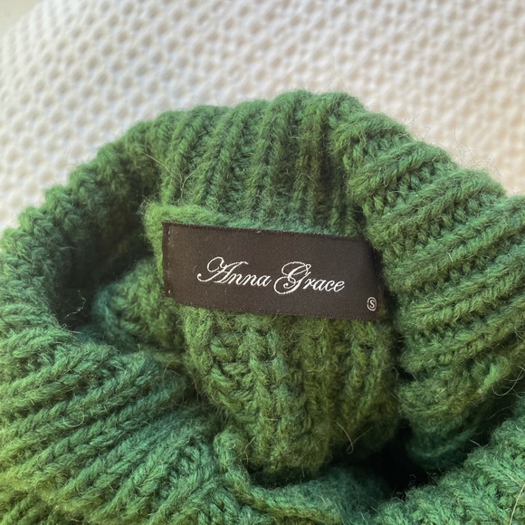 Cozy forest green turtleneck knit sweater🌲 - Picture 4 of 4